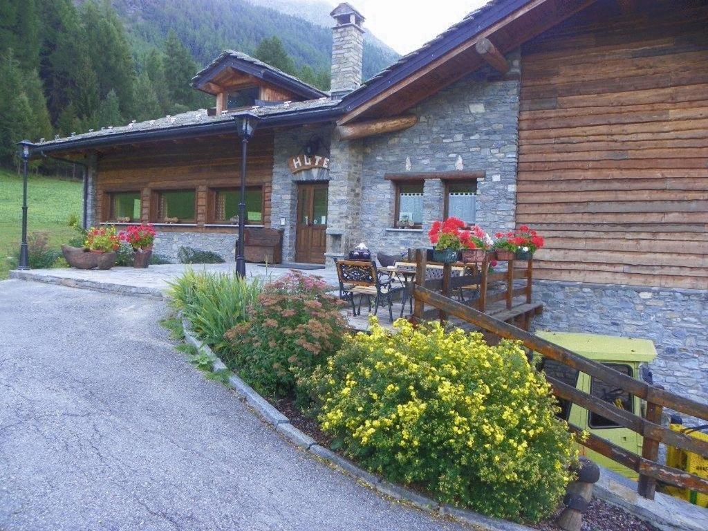 Hotel Les Granges La Thuile Exterior foto
