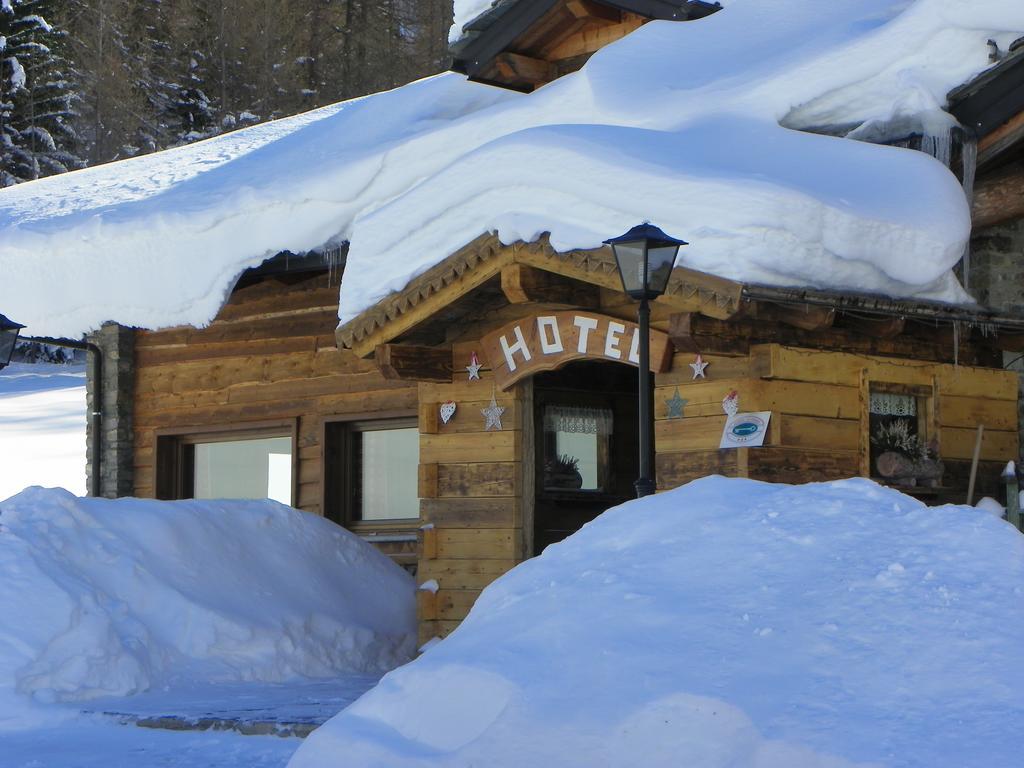 Hotel Les Granges La Thuile Exterior foto