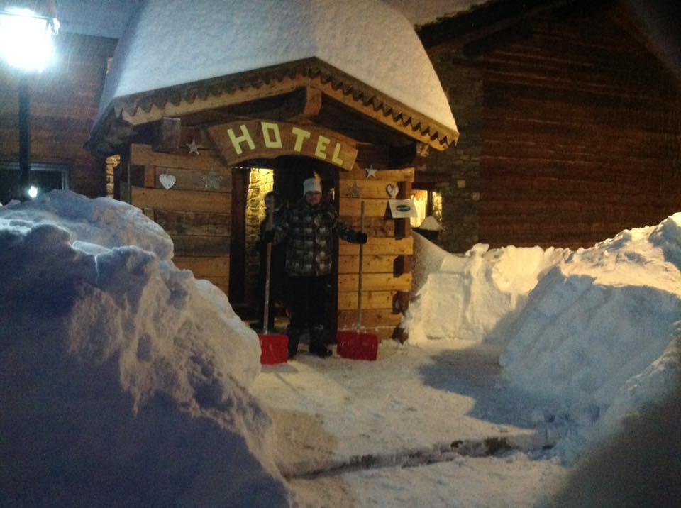 Hotel Les Granges La Thuile Exterior foto