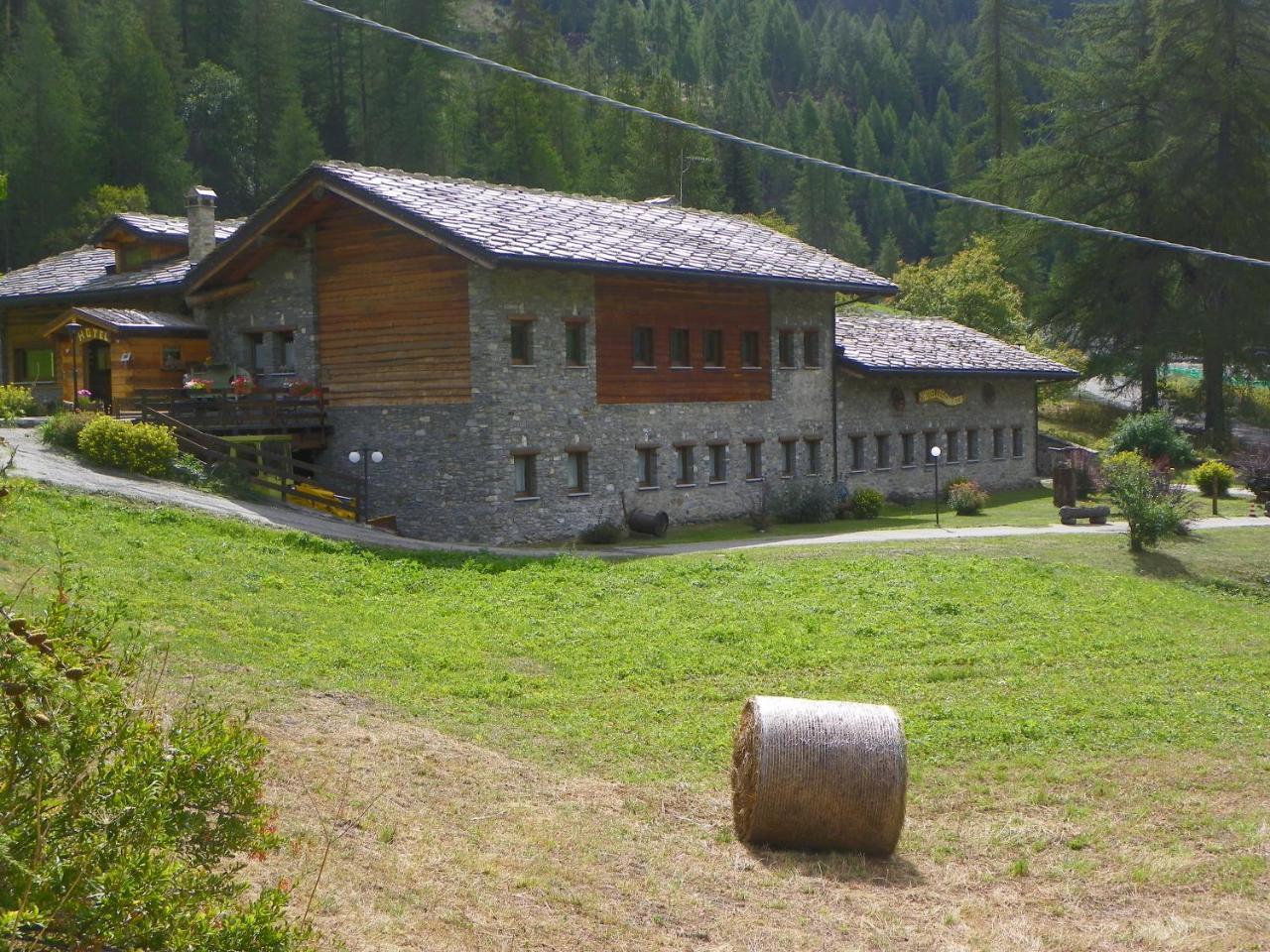 Hotel Les Granges La Thuile Exterior foto